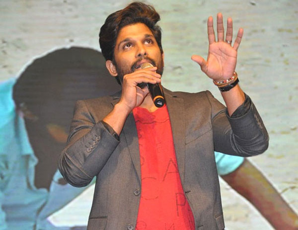 allu arjun,oka manasu audio launch,allu arjun counter on pawan kalyan,mega fans  'బ్రదర్‌' ప్రసంగం మరింతగా రెచ్చగొట్టింది! 